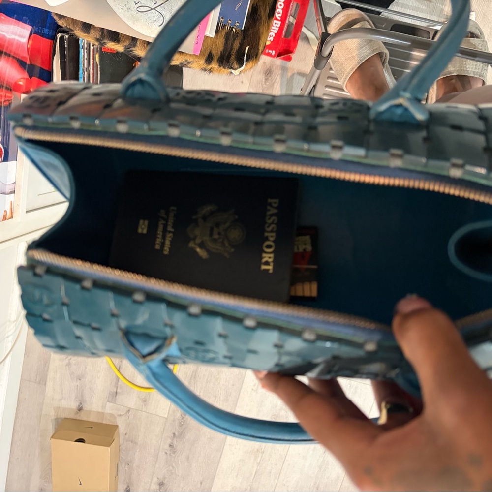 Chanel Teal Shoulder Bag - Picture 5 of 10